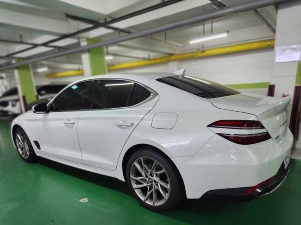 Genesis G70 Gasoline 2.0T 2WD Base Type 4