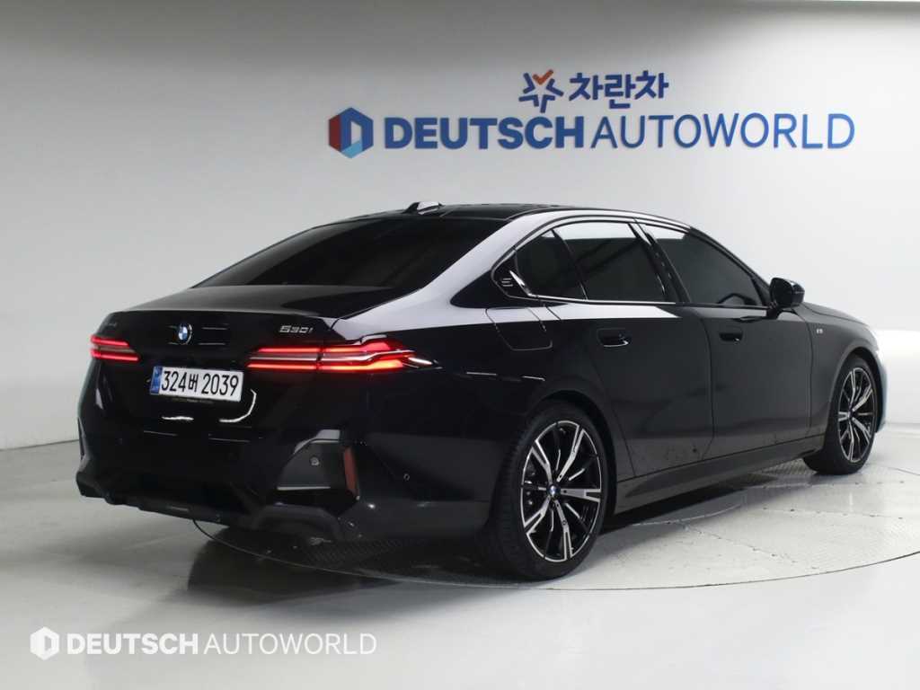 BMW 5시리즈 530i xDrive M 스포츠 사진 2/20