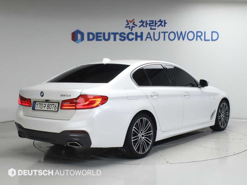 BMW 5시리즈 520d M 스포츠 플러스 사진 2/20