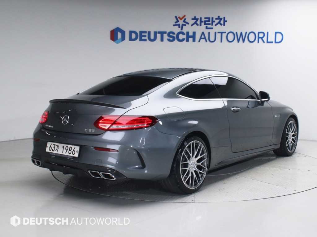 벤츠 C 클래스 C63 AMG 쿠페 사진 2/20
