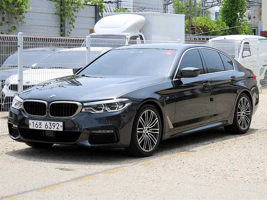 BMW 5시리즈 530i M 스포츠 플러스 사진 2/20