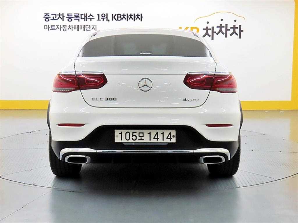 Mercedes-Benz GLC-Class GLC300 4MATIC Premium Coupe 4