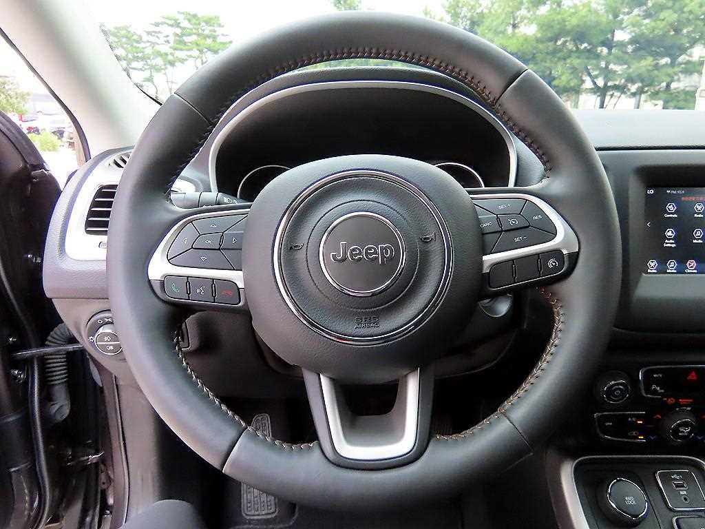 Jeep Compass 2.4 AWD Longitude 9