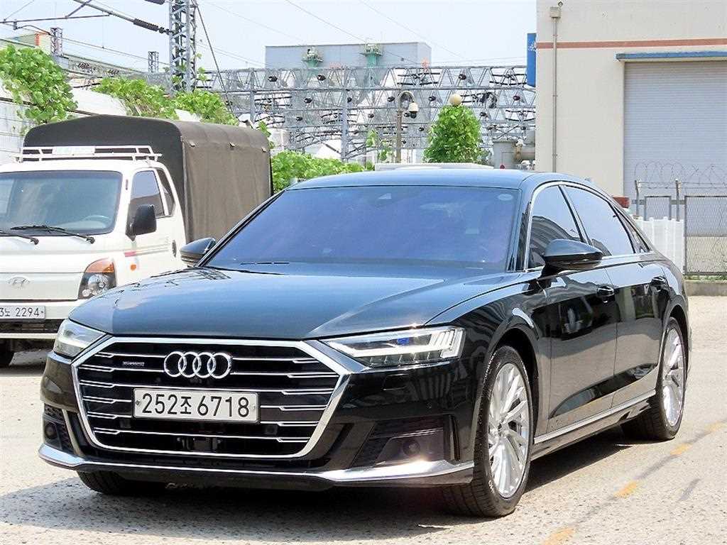 아우디 A8 55 TFSI 콰트로 LWB 사진 2/20