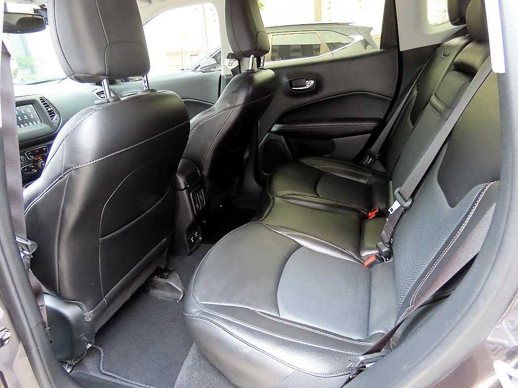 Jeep Compass 2.4 AWD Longitude 7