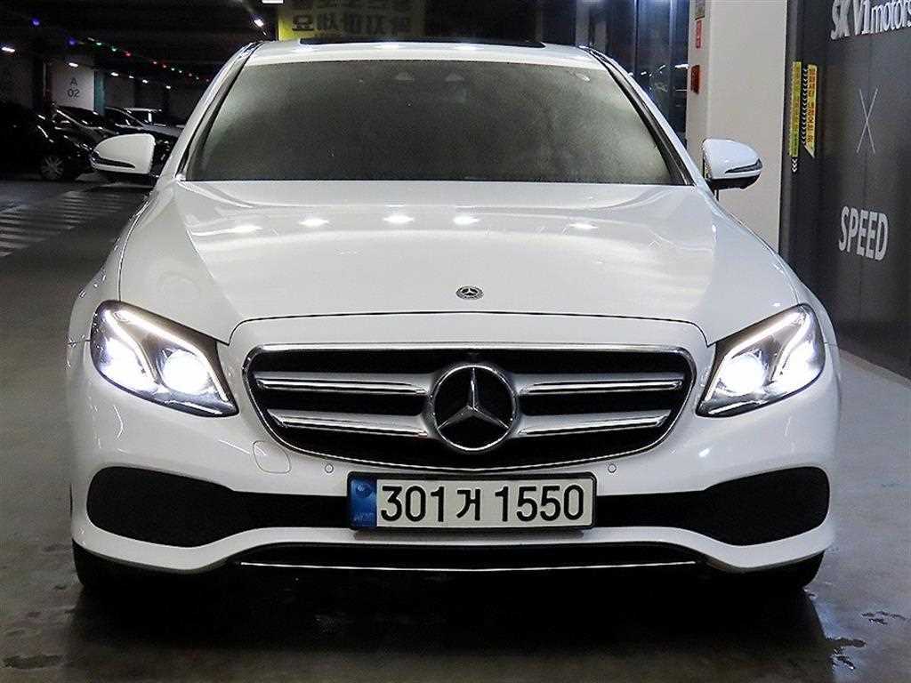 벤츠 E 클래스 E300 4MATIC 아방가르드 사진 2/20