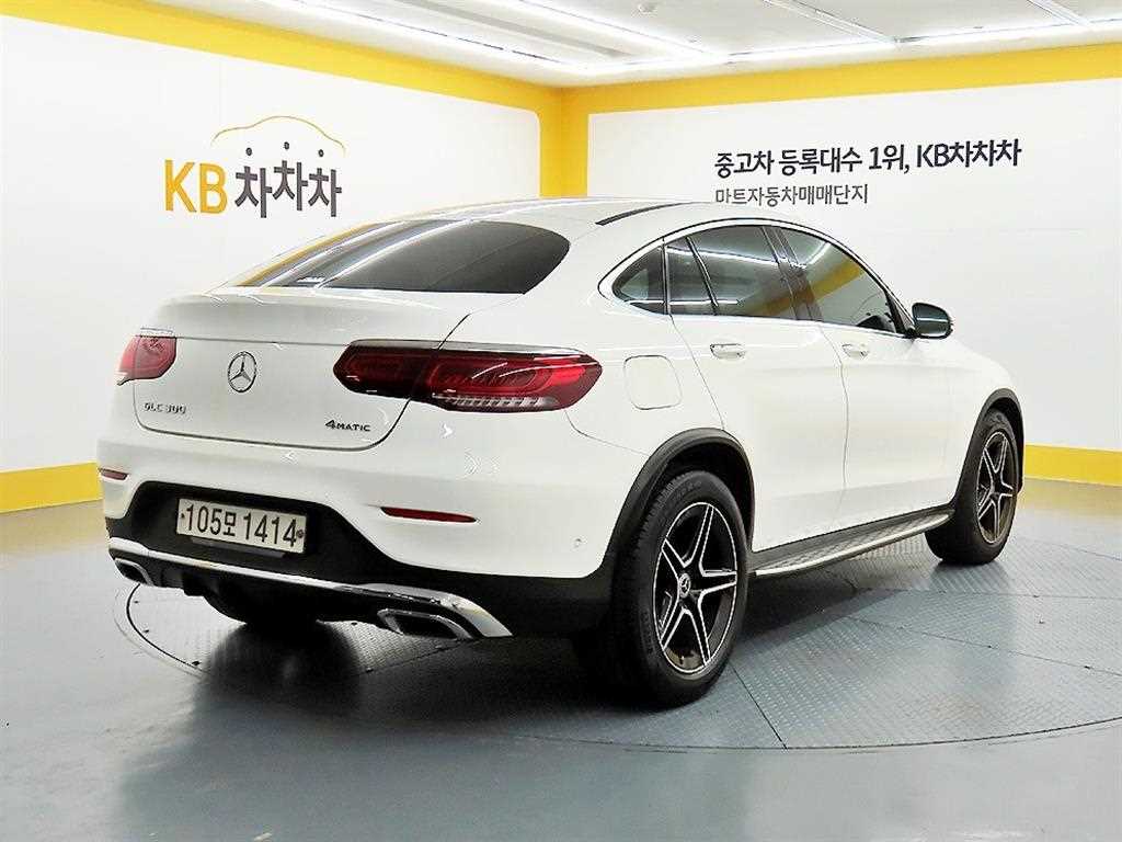 Mercedes-Benz GLC-Class GLC300 4MATIC Premium Coupe 5