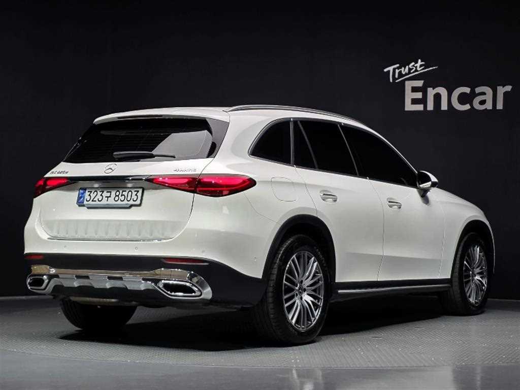 벤츠 GLC 클래스 GLC220 d 4MATIC 사진 2/20