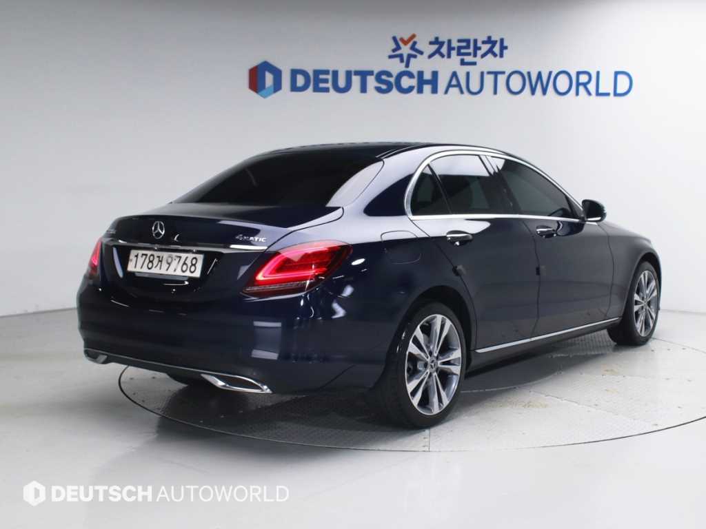 벤츠 C 클래스 C220 d 4MATIC 아방가르드 사진 2/20