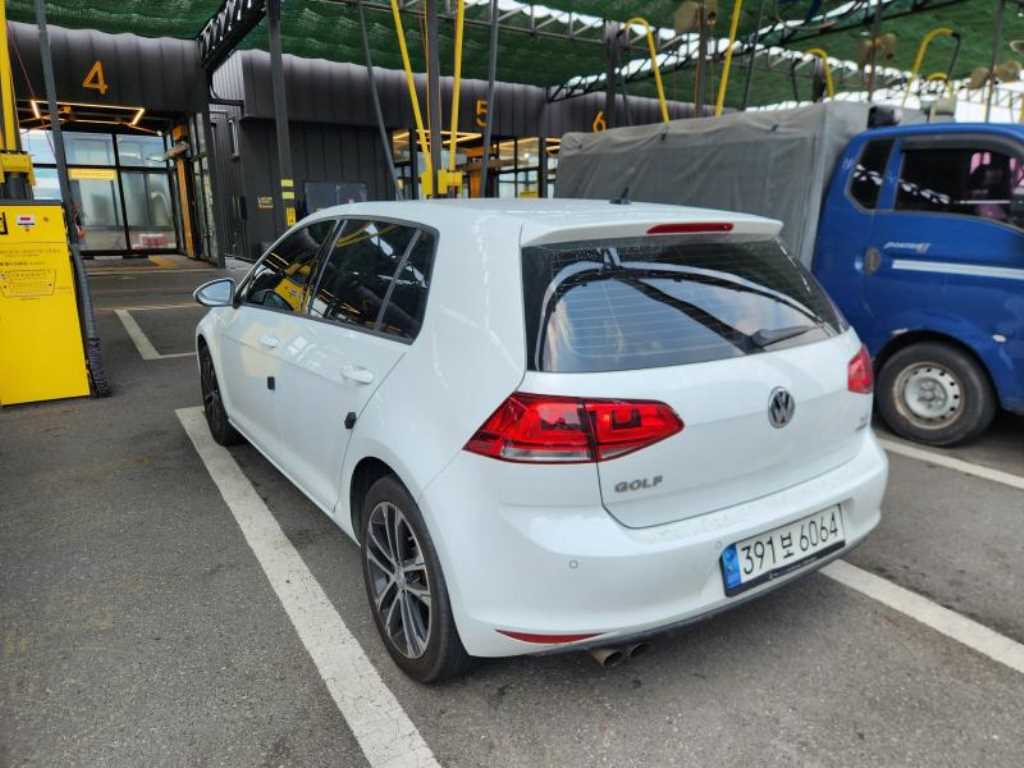 Volkswagen Golf 1.4 TSI Premium 4