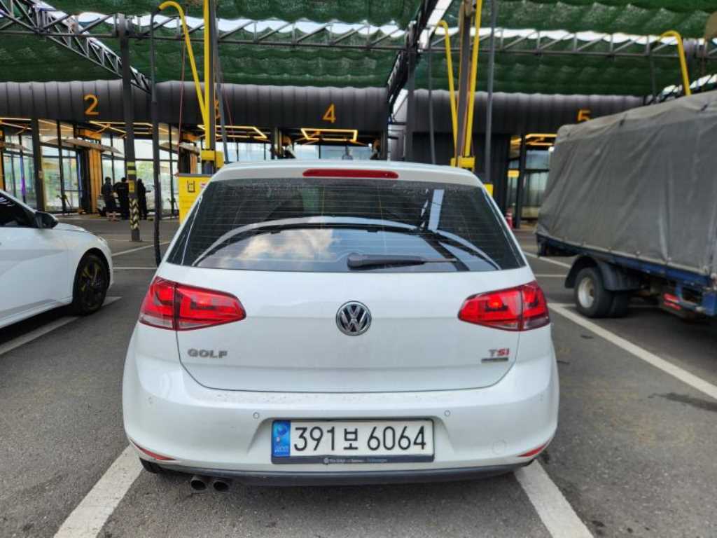 Volkswagen Golf 1.4 TSI Premium 5