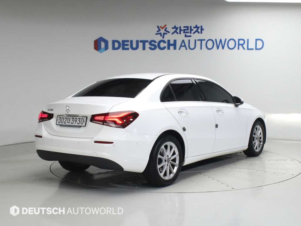 Mercedes-Benz A-Class A220 Hatchback 3