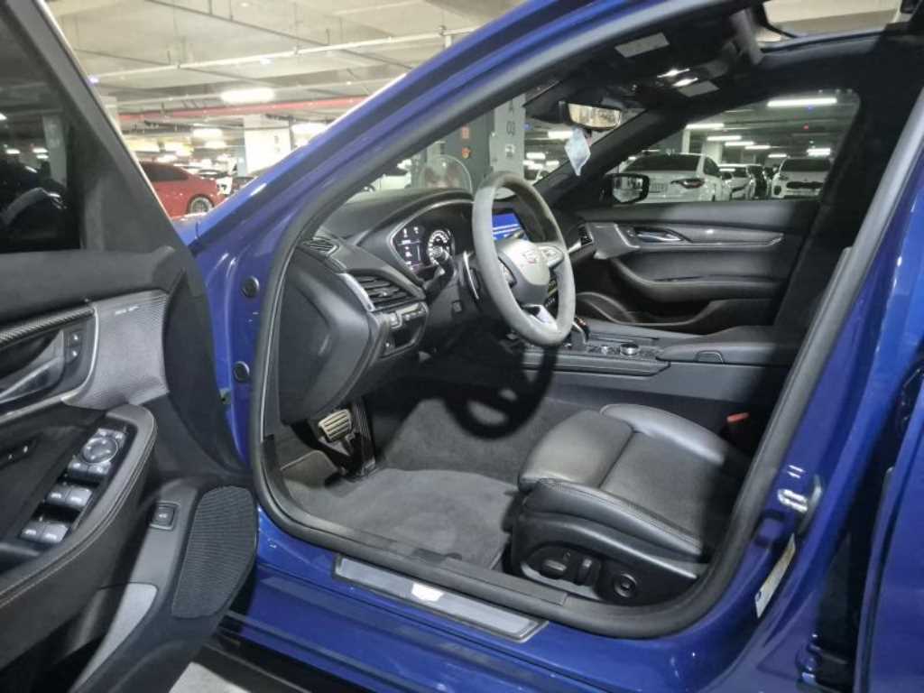 Cadillac CT5 2.0 Sport 7