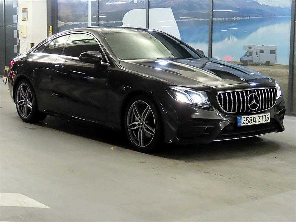 벤츠 E 클래스 E220d 쿠페 사진 2/20