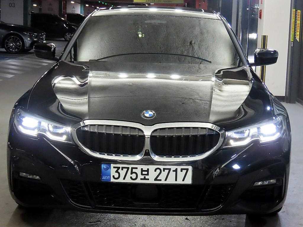BMW 3시리즈 320i M 스포츠 사진 2/20