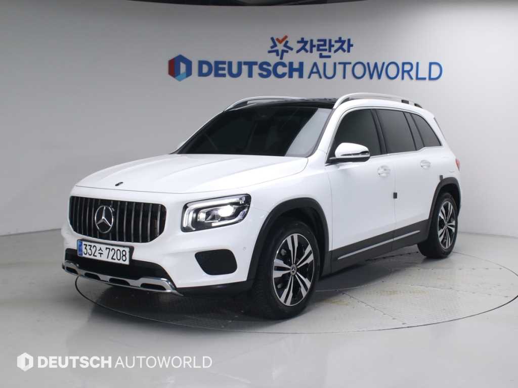 Mercedes-Benz GLB-Class GLB220