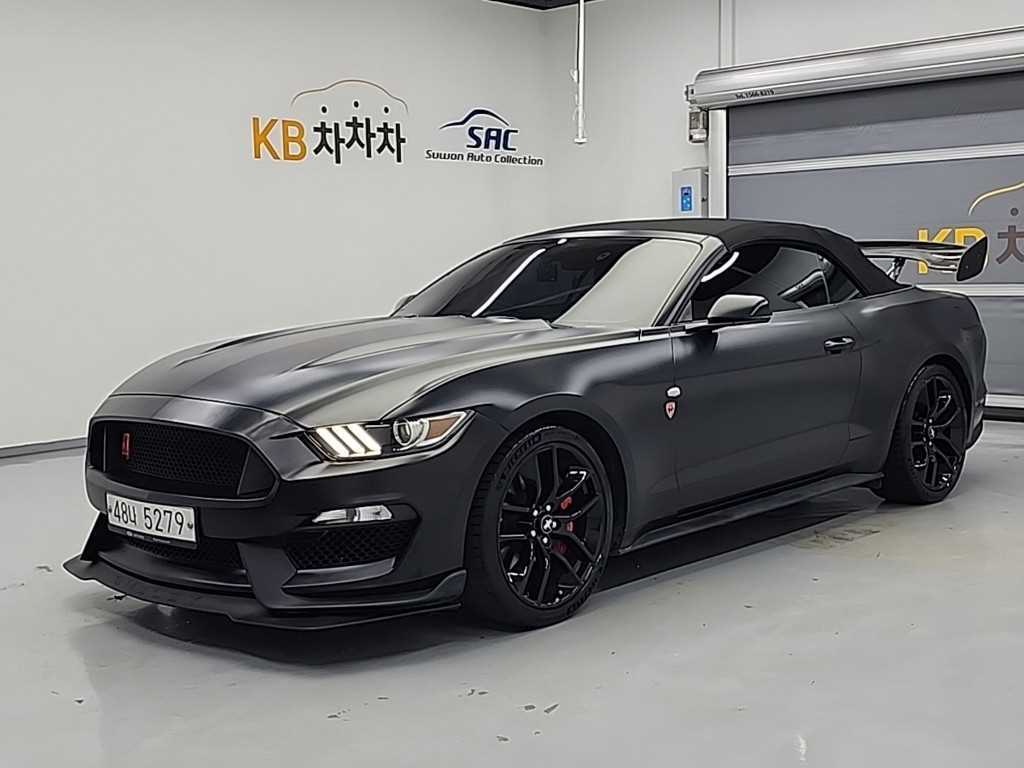 Ford Mustang Convertible