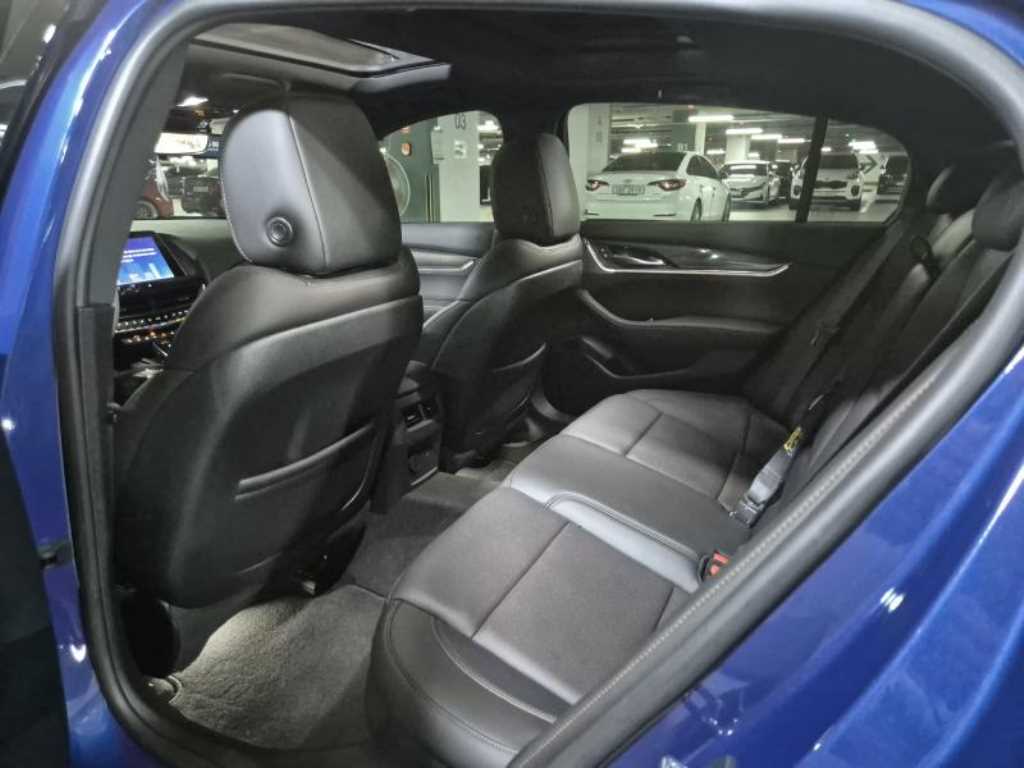 Cadillac CT5 2.0 Sport 8