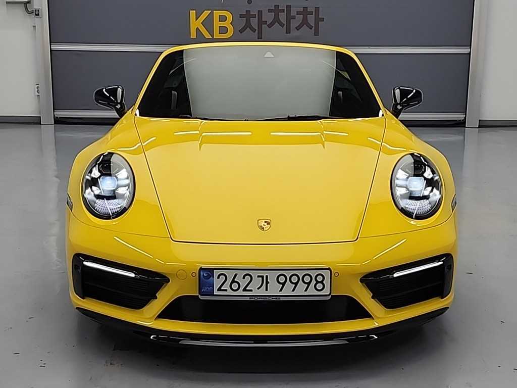포르쉐 911 카레라 4 GTS 카브리올레 사진