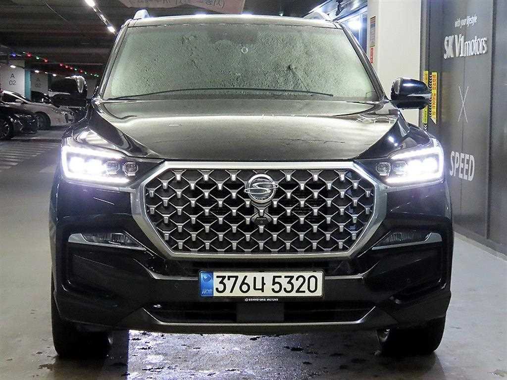 KGM 렉스턴 디젤 2.2 4WD 더 블랙 사진 2/19