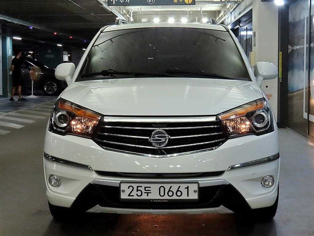 KGM 코란도 4WD RX 플러스 9인승 사진