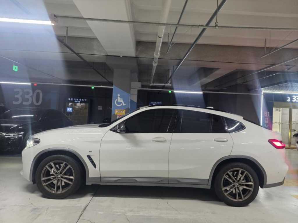 BMW X4 xDrive 20i M Sport X Online Exclusive Edition 4