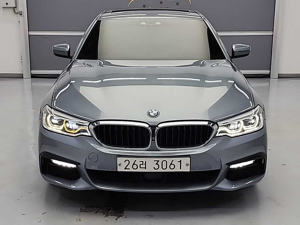 BMW 5시리즈 530i M 스포츠 플러스 사진