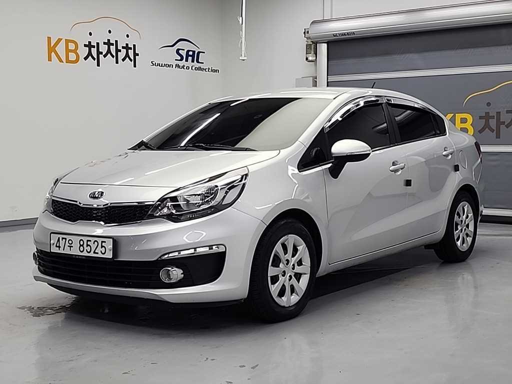 더 뉴 프라이드 4DR 1.4 MPI 트렌디 2015년식