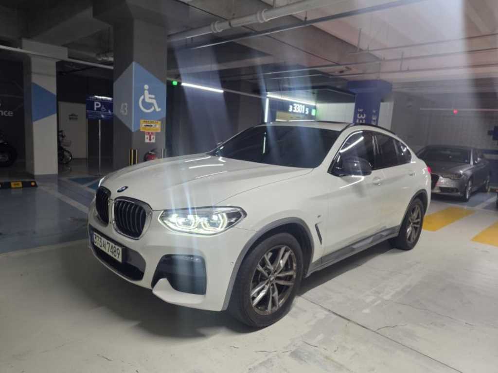 BMW X4 xDrive 20i M Sport X Online Exclusive Edition 3