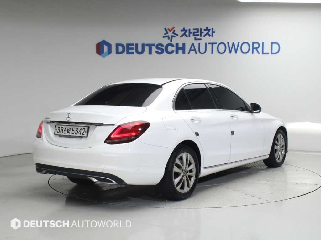 벤츠 C 클래스 C220 d 아방가르드 사진 2/20