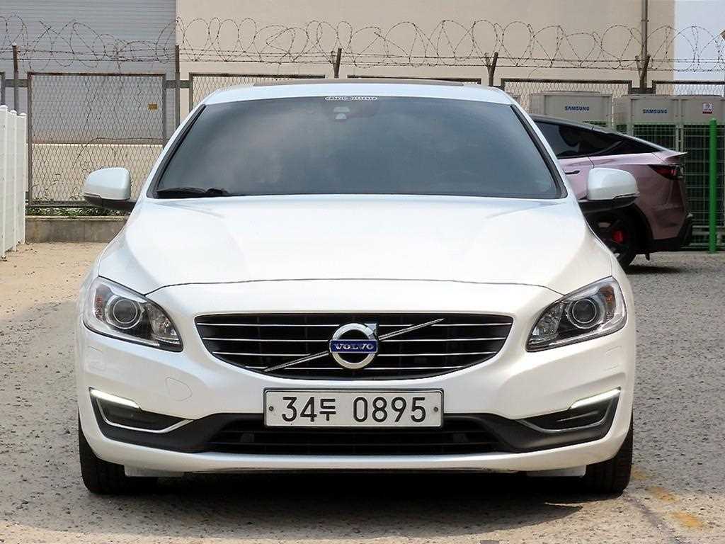 뉴S60 D3 2016년식