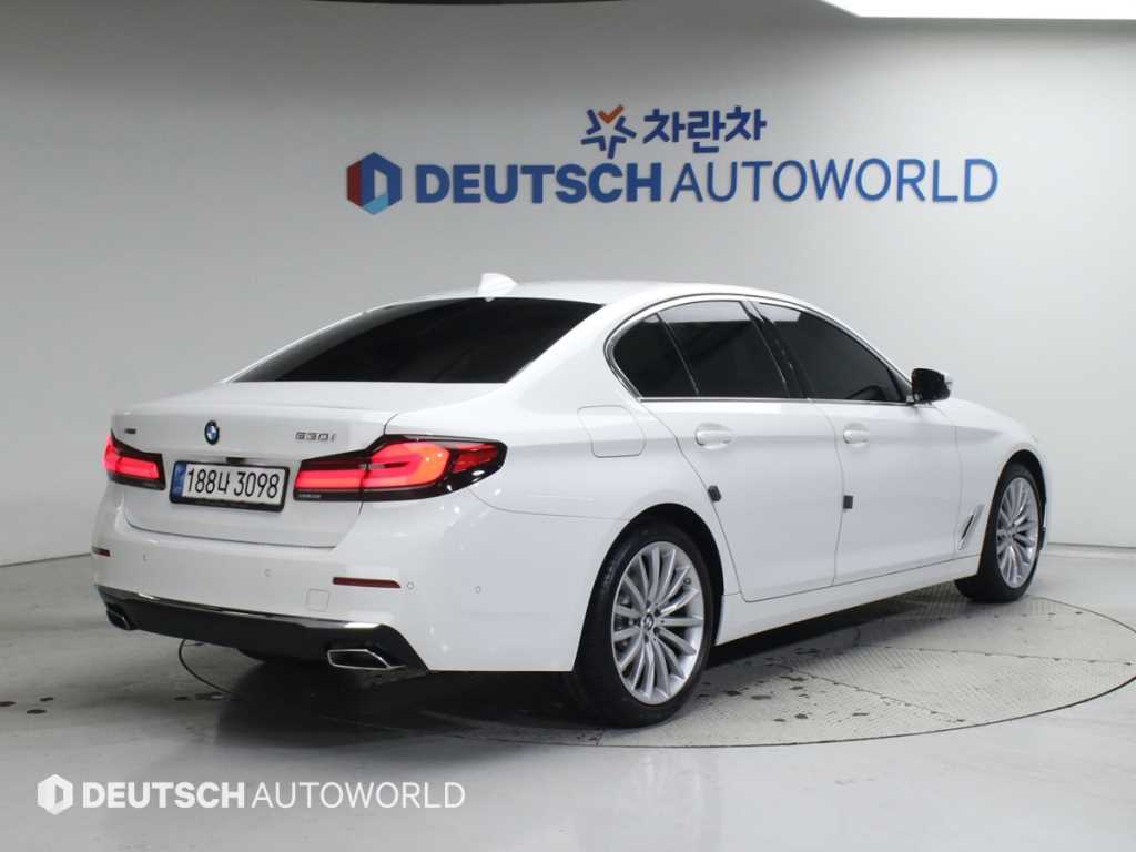 BMW 5시리즈 530i xDrive 럭셔리 사진 2/20