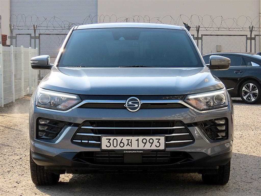 KGM 코란도 2WD 가솔린 1.5 C3 플러스 사진 2/20