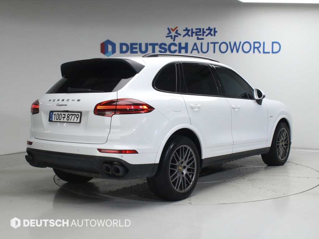 포르쉐 카이엔 3.0 디젤 사진 2/20