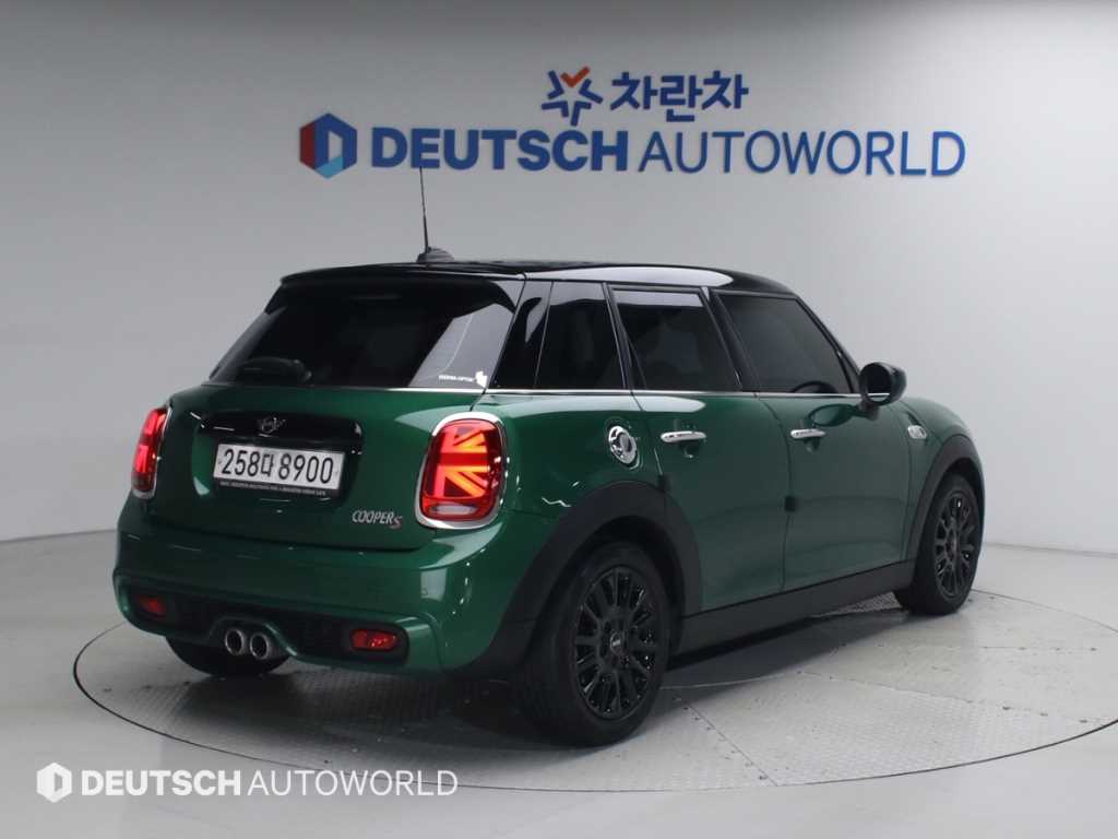 MINI 쿠퍼 5도어 HIGH 사진 2/20