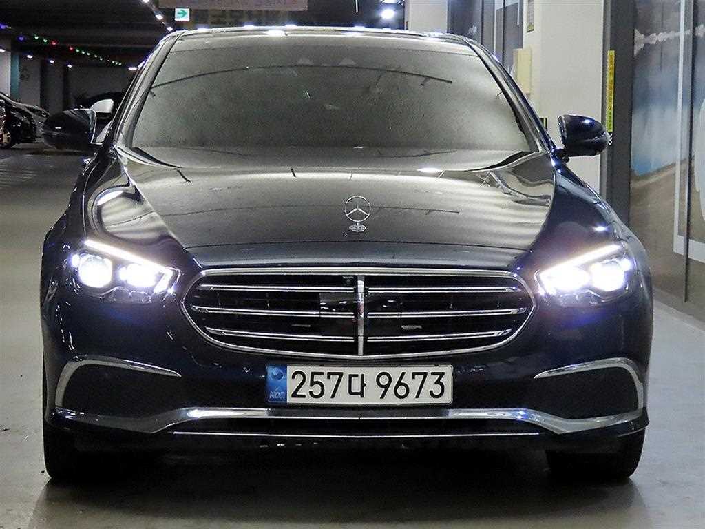 벤츠 E 클래스 E300e 4MATIC 익스클루시브 사진 2/20