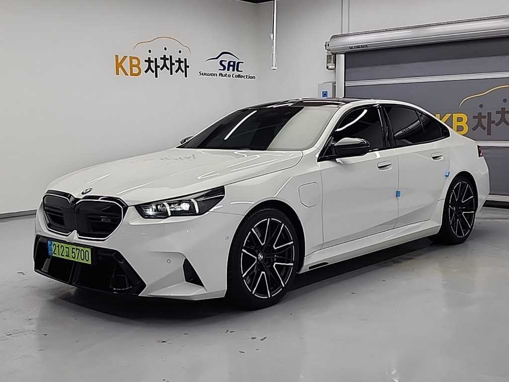 M5 (F90, F10) M5 세단 2025년식