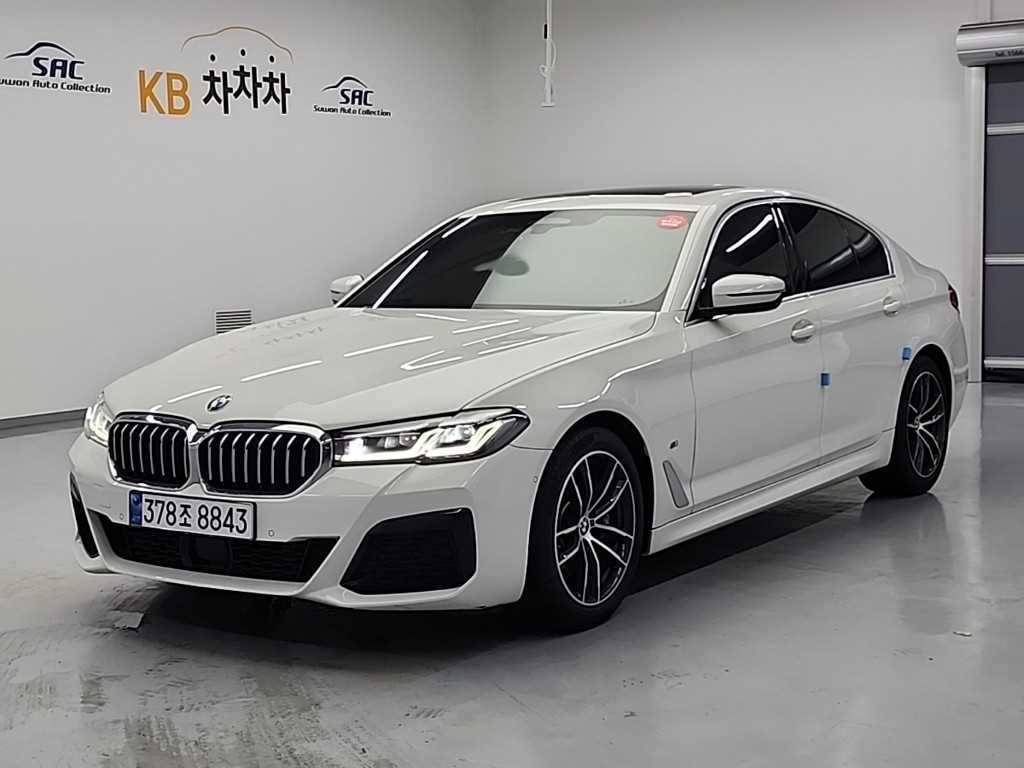 BMW 5시리즈 520i M 스포츠 사진