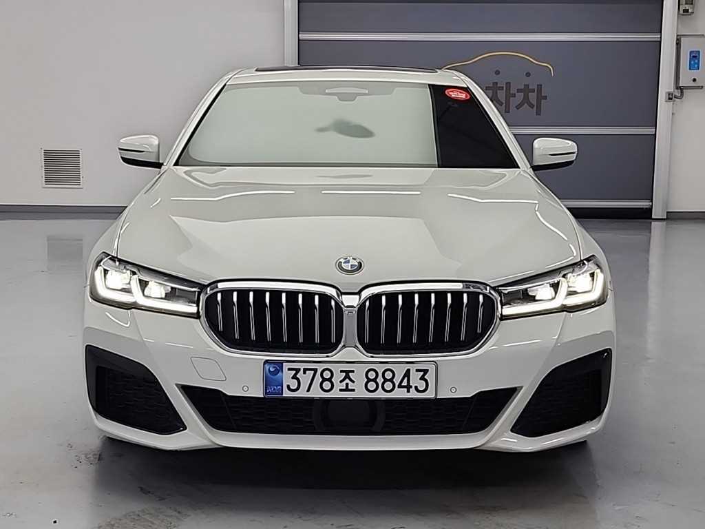 BMW 5시리즈 520i M 스포츠 사진 2/20