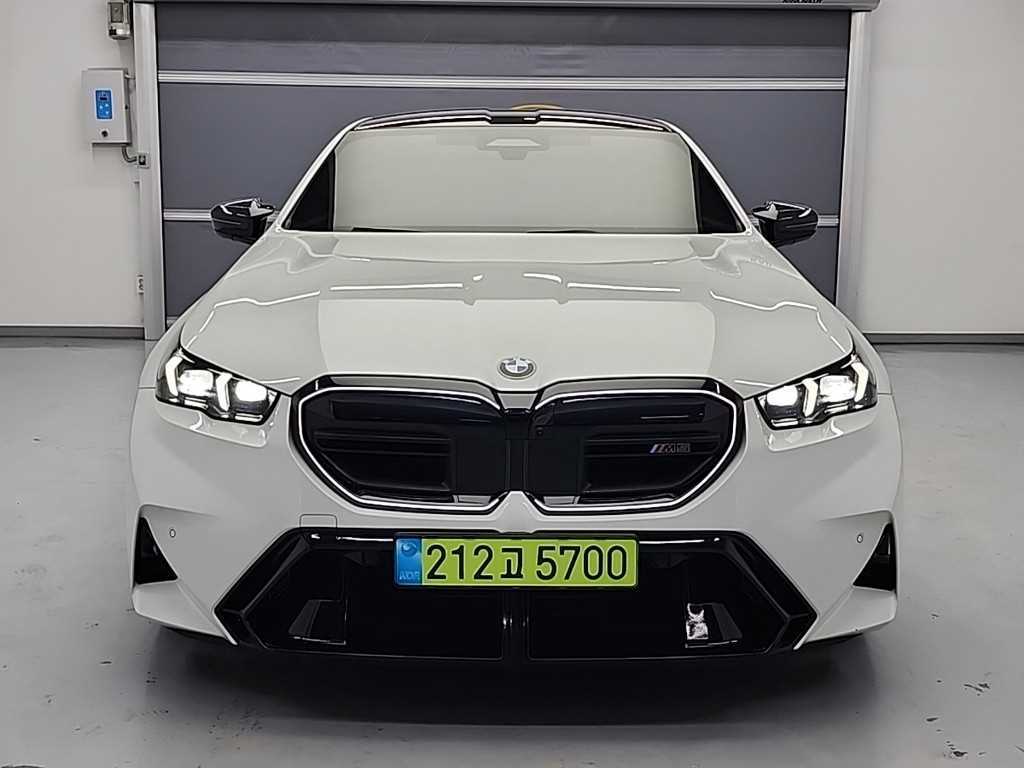 BMW 5시리즈 M5 세단 사진 2/19