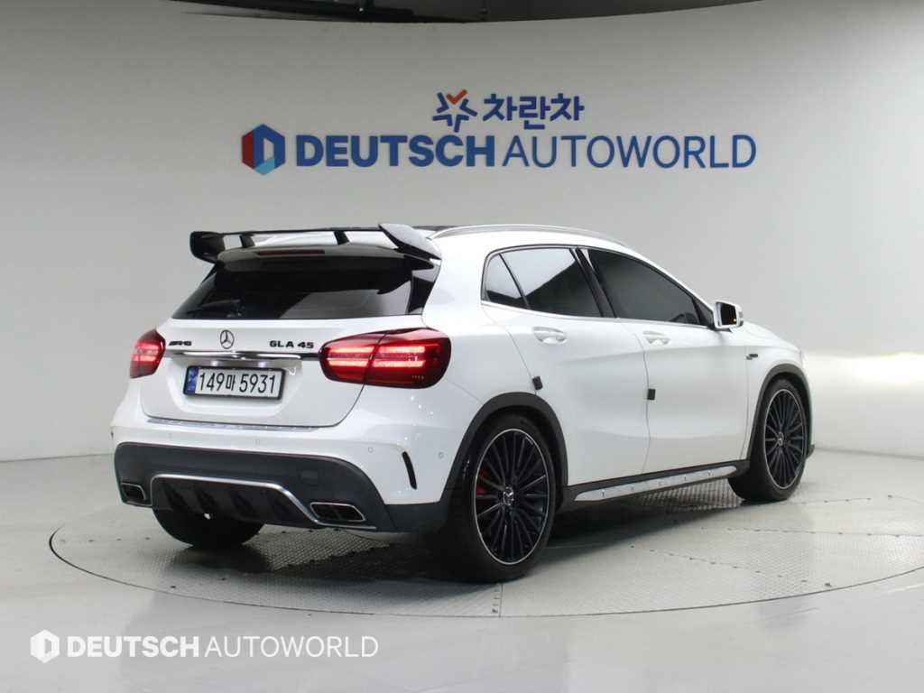 벤츠 GLA 클래스 GLA45 AMG 4MATIC 사진 2/20