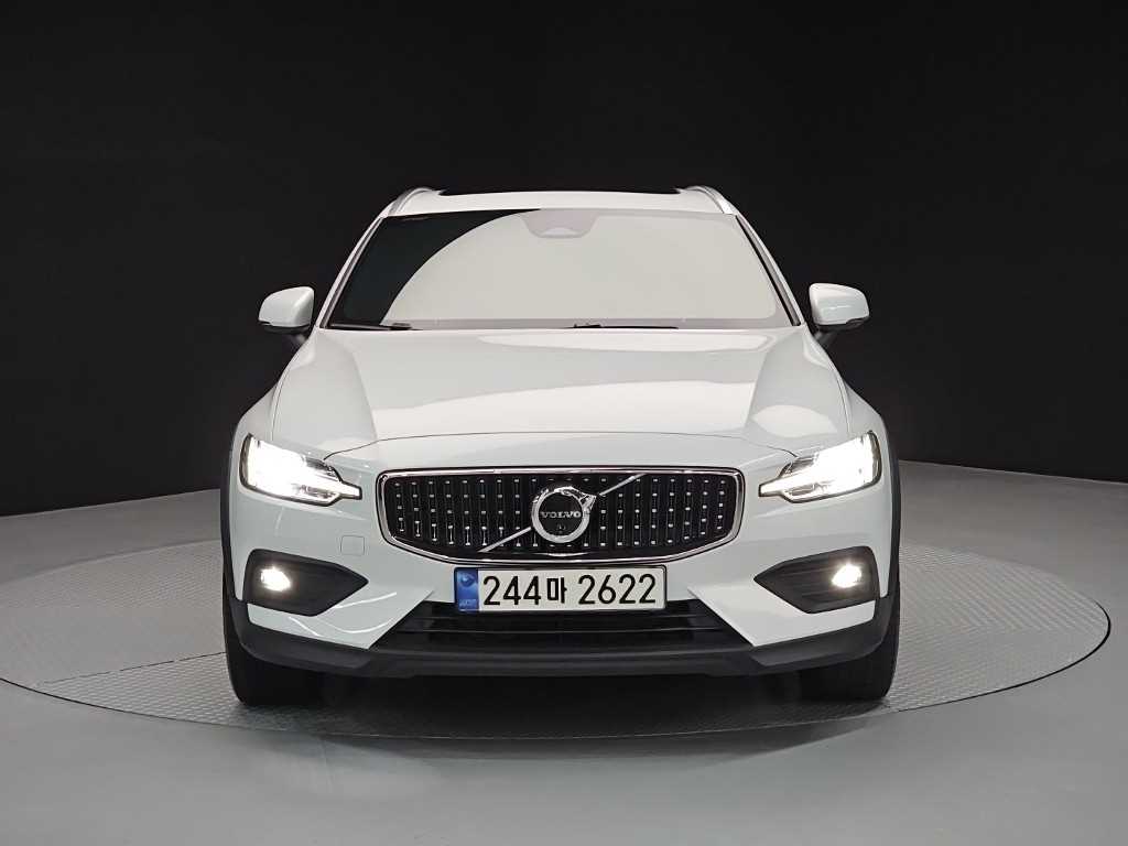 볼보 V60 2.0 B5 얼티메이트 AWD 사진 2/20