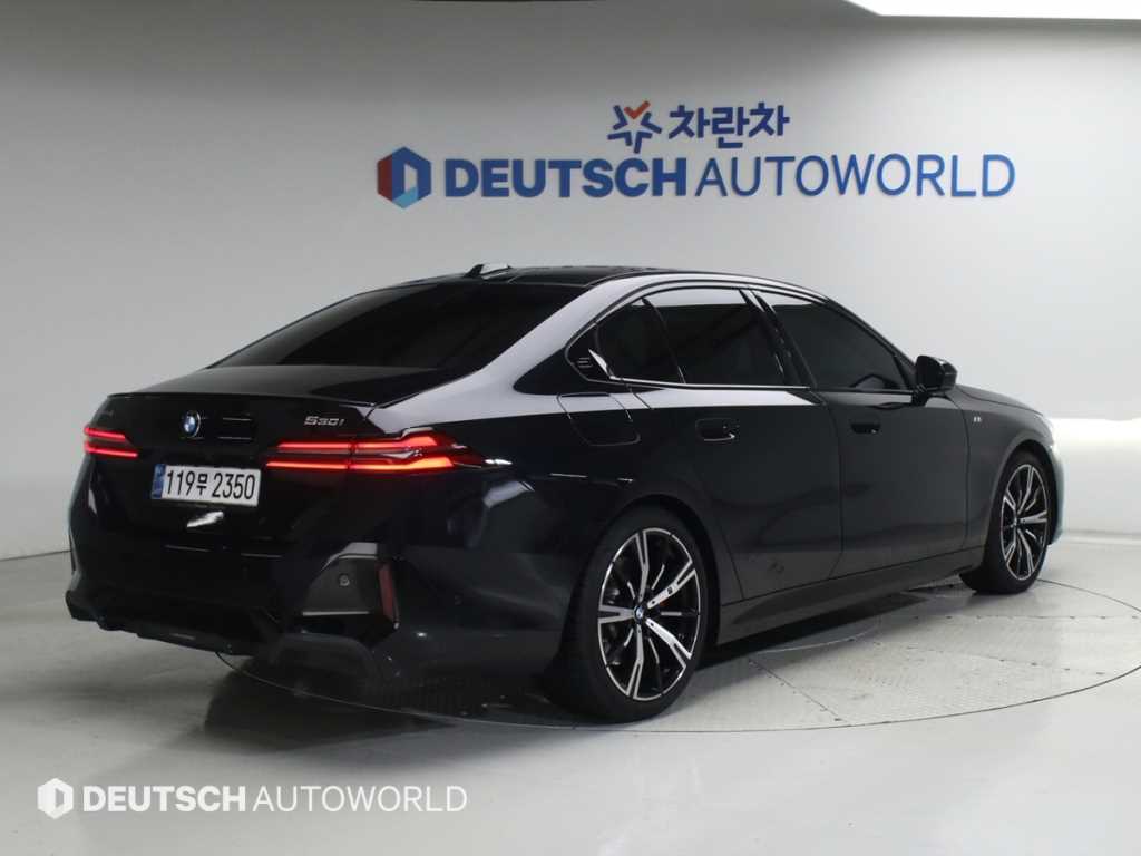 BMW 5시리즈 530i xDrive M 스포츠 프로 스페셜 에디션 사진 2/20