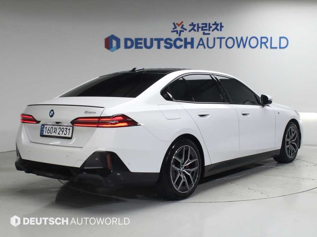 BMW 5시리즈 520i 스페셜 에디션 사진 2/20