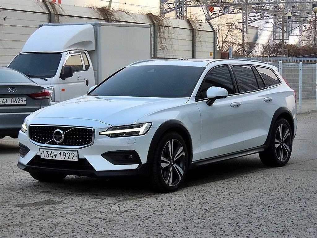 볼보 V60 2.0 T5 프로 AWD 사진 2/20