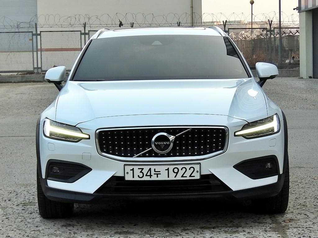 V60 크로스 컨트리 2세대 2.0 T5 프로 AWD 2020년식