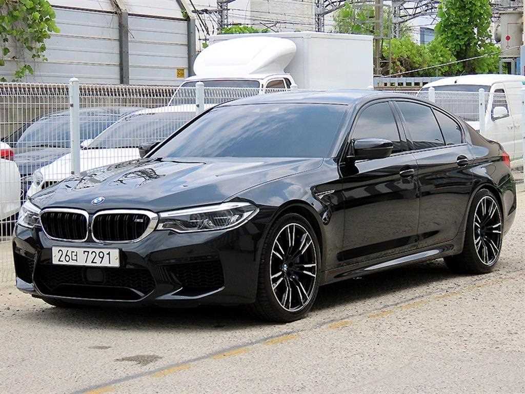 BMW 5시리즈 M5 세단 사진 2/20