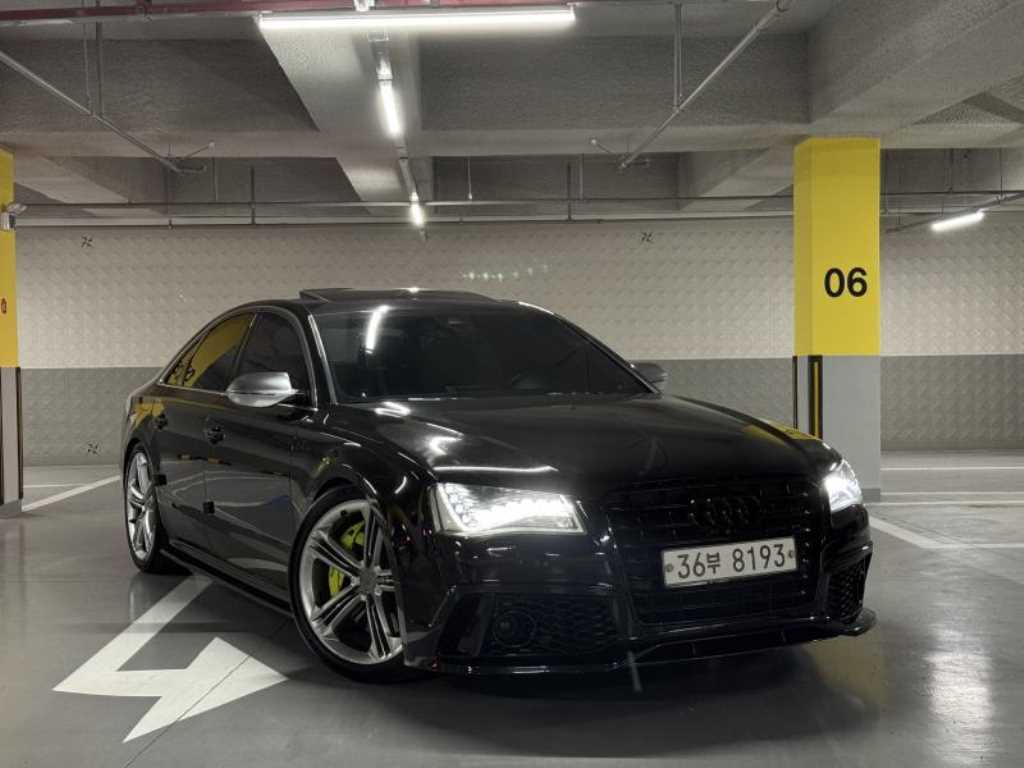 S8 4.0 TFSI 콰트로 2014년식