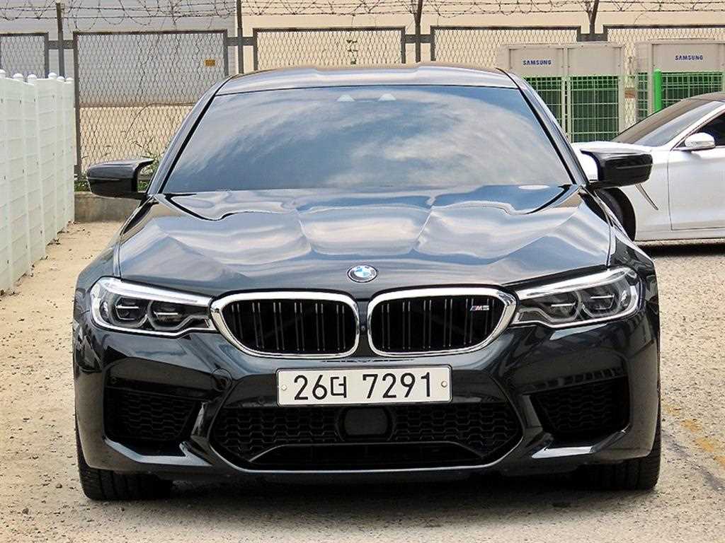 M5 (F90, F10) M5 세단 2019년식
