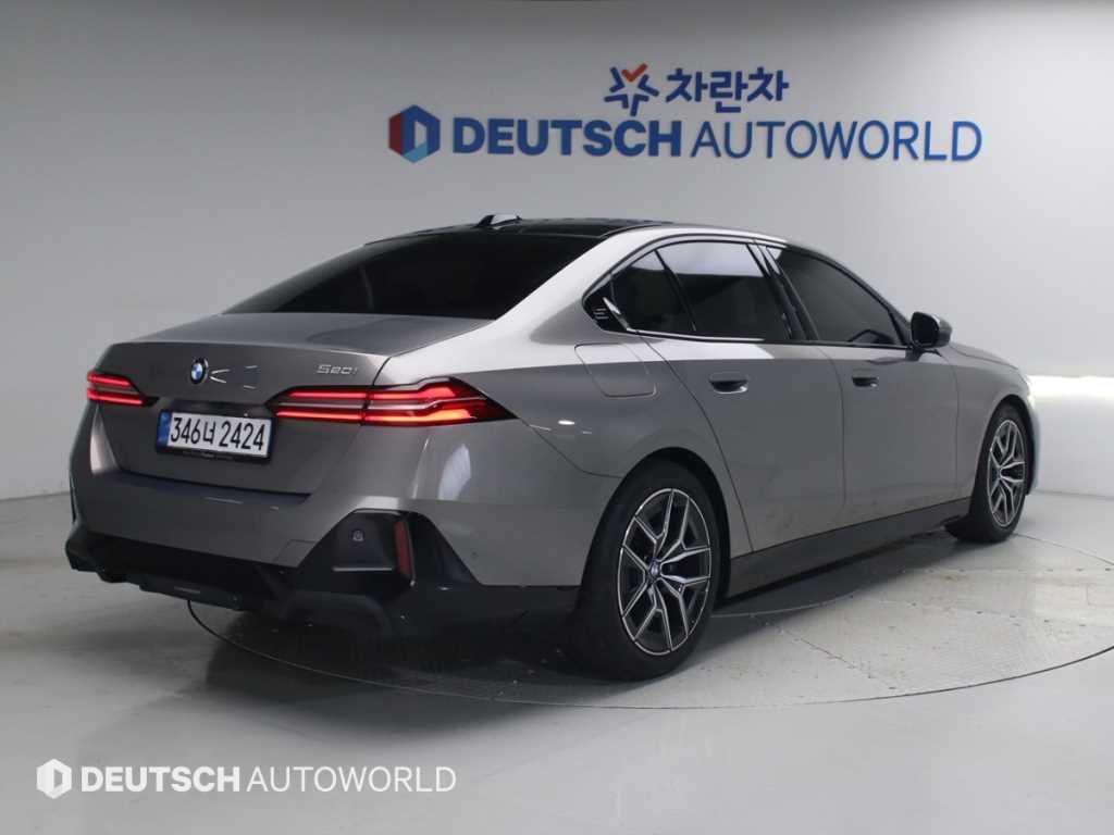 BMW 5시리즈 520i M 스포츠 사진 2/20
